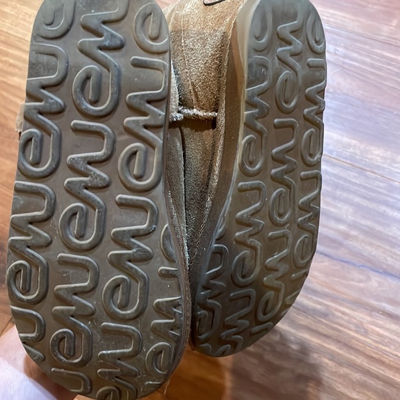 Fuzzy EMU boots - Picture 5 of 5